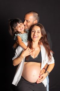 fotografía de embarazo familia con hija Madrid